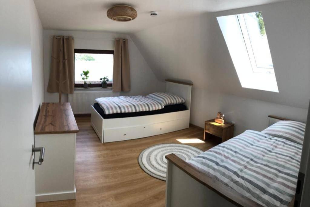 Ruhig Gelegene, Top Moderne Ferienwohnung - Hot Tub Und Sauna Gegen Aufpreis Neuhaus an Der Eger Exteriör bild