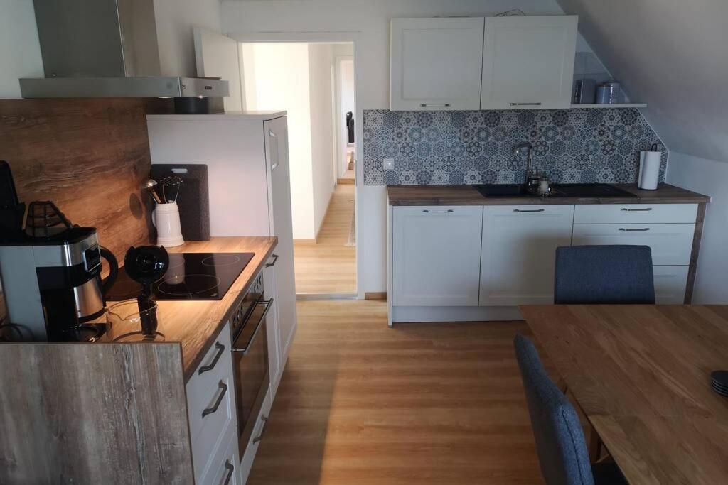 Ruhig Gelegene, Top Moderne Ferienwohnung - Hot Tub Und Sauna Gegen Aufpreis Neuhaus an Der Eger Exteriör bild