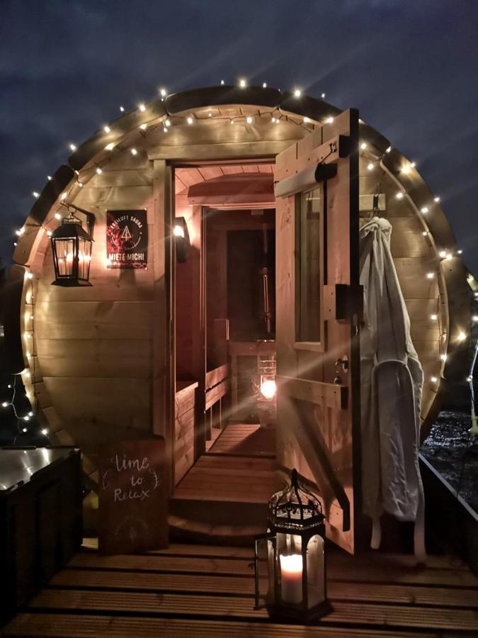 Ruhig Gelegene, Top Moderne Ferienwohnung - Hot Tub Und Sauna Gegen Aufpreis Neuhaus an Der Eger Exteriör bild