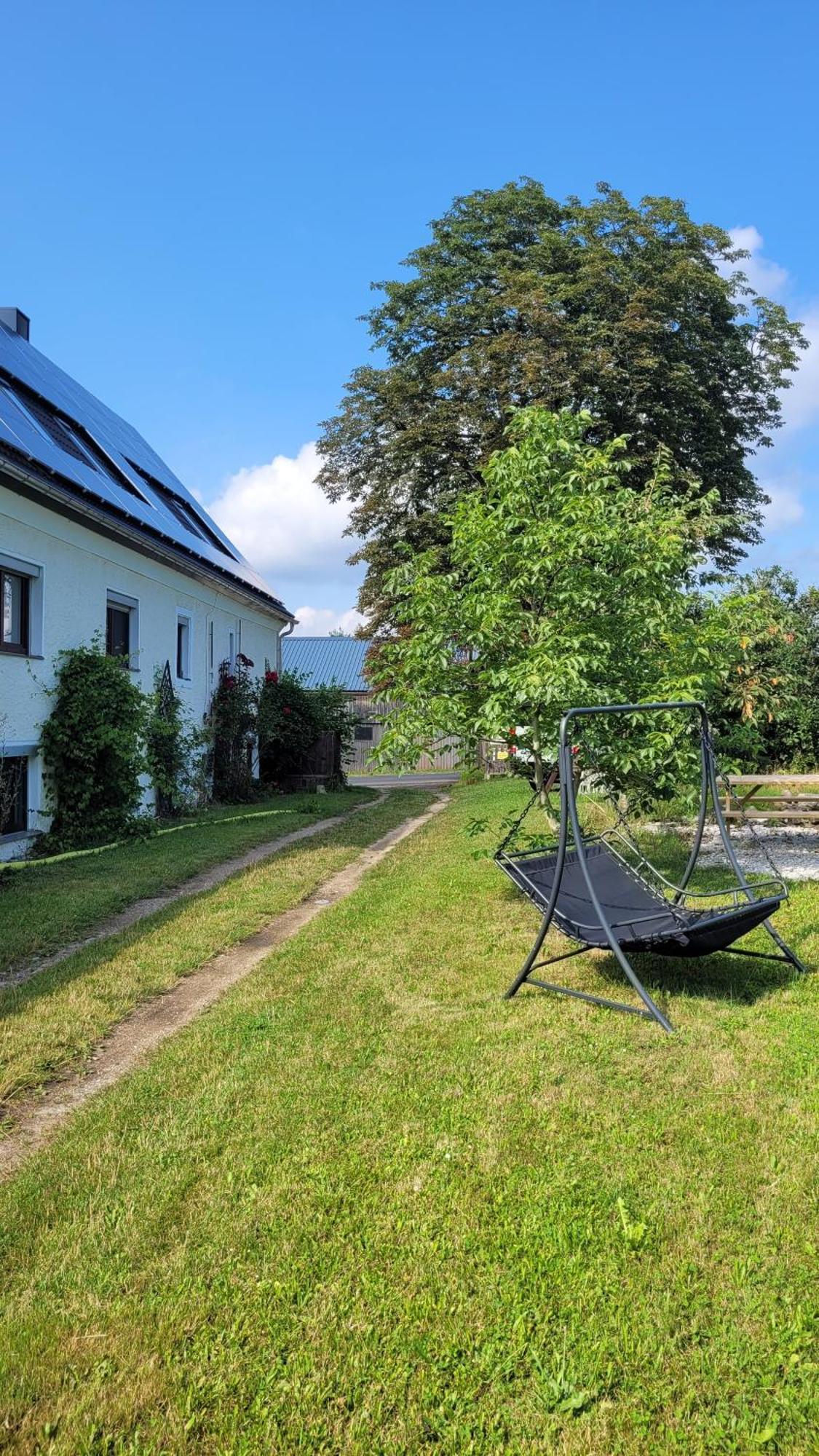 Ruhig Gelegene, Top Moderne Ferienwohnung - Hot Tub Und Sauna Gegen Aufpreis Neuhaus an Der Eger Exteriör bild