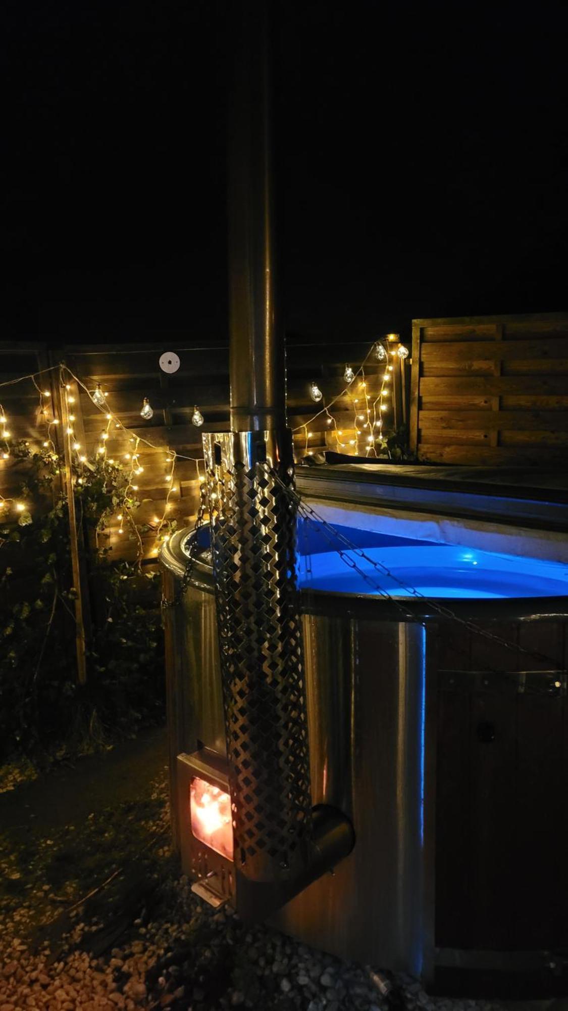 Ruhig Gelegene, Top Moderne Ferienwohnung - Hot Tub Und Sauna Gegen Aufpreis Neuhaus an Der Eger Exteriör bild